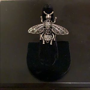 Bee ring